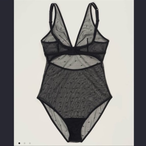 ELSE - Kate Soft Plunge Bodysuit - Picture 2 of 4